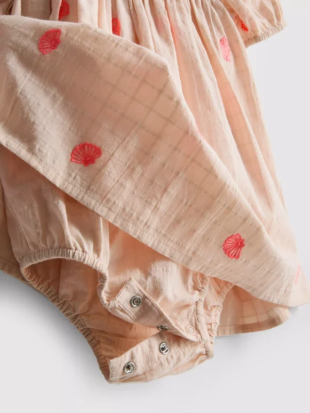 0–18 måneder | Brodert smockkjole for nyfødte