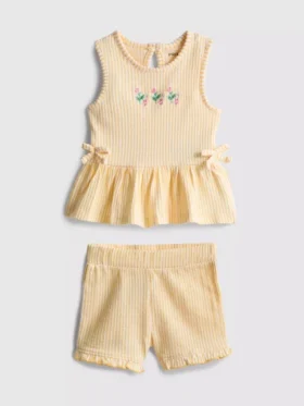 0–36 måneder | Sett med blomsterbrodert topp med peplum-kant og Shorts