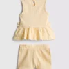 0–36 måneder | Sett med blomsterbrodert topp med peplum-kant og Shorts
