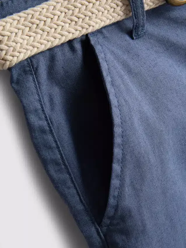 1,5–12 år | The Edit-chino-shorts i linblanding med belte