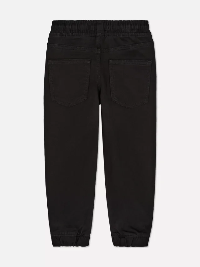 1,5–7 år | Jeans med oppbrettede bukseben