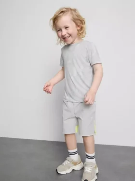 1,5–7 år | sett med aktiv-T-skjorte og shorts
