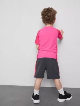 1,5–7 år | sett med aktiv-T-skjorte og shorts