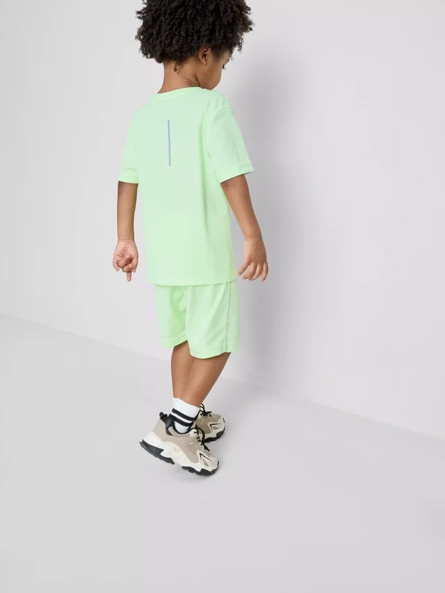 1,5–7 år | sett med aktiv-T-skjorte og shorts