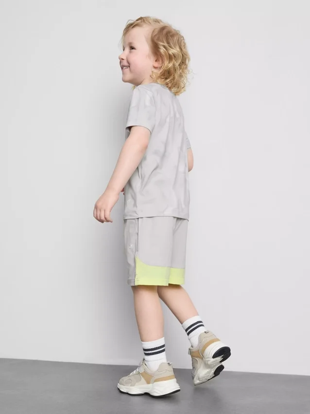 1,5–7 år | sett med aktiv-T-skjorte og shorts