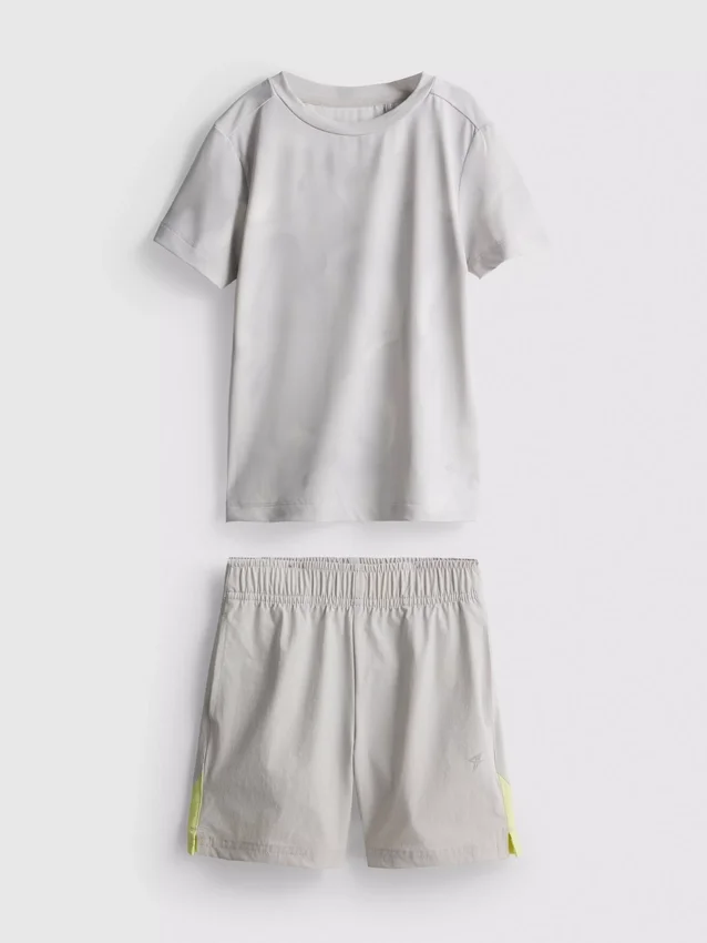 1,5–7 år | sett med aktiv-T-skjorte og shorts