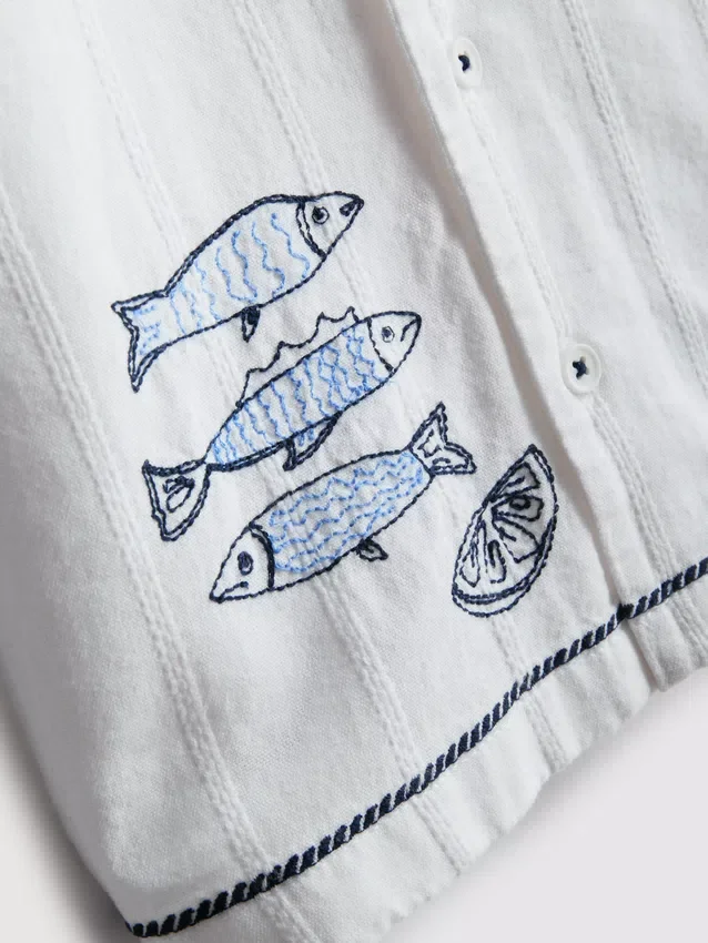 1,5–7 år | T-skjorte med fiskebroderi