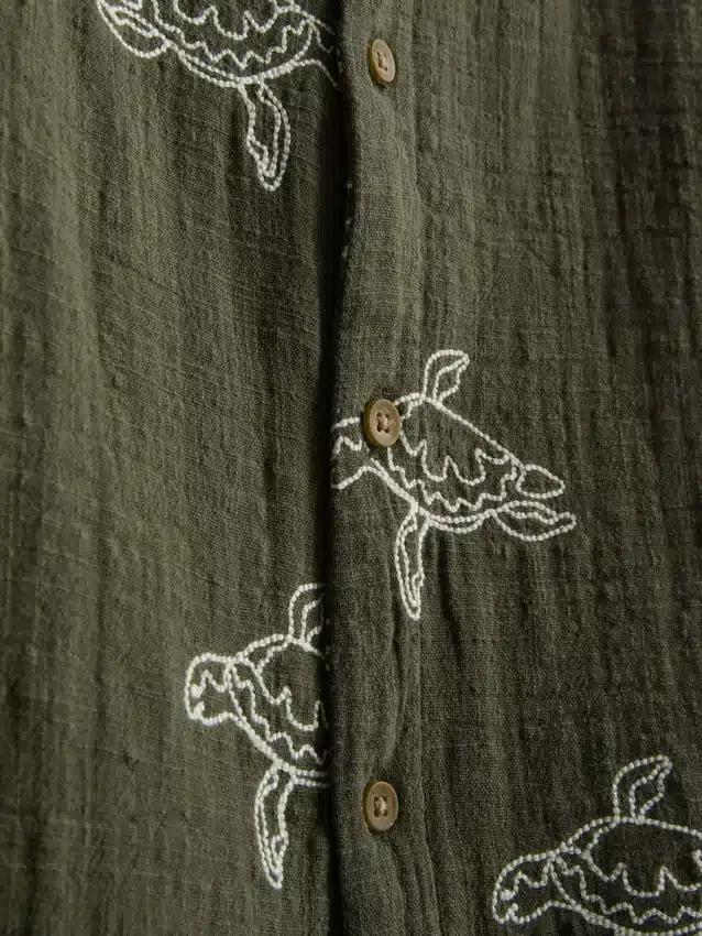 1,5–8 år | brodert skjorte