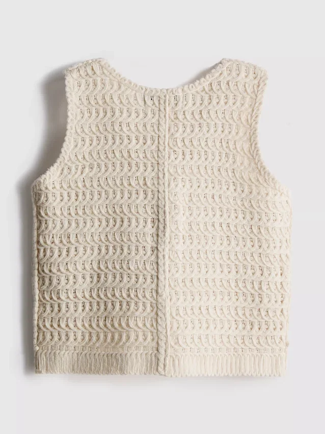 1,5–8 år | heklet vest med knapper foran