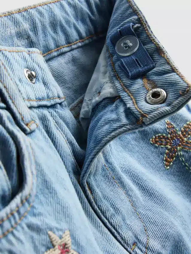 1,5–8 år | Jeans med fruktbroderi