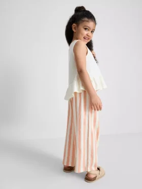 1,5–8 år | Sett med brodert peplum-top og bukser