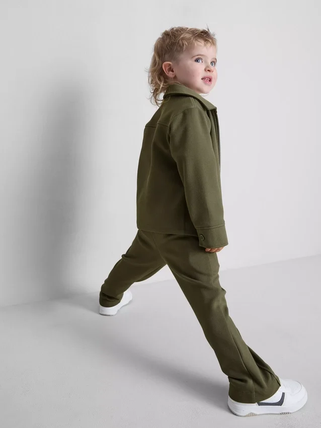 1,5–8 år | Sett med jakke med glidelås og Joggebukser