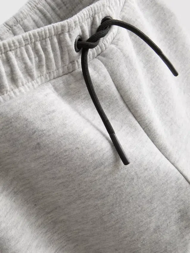 1,5–8 år | sett med joggejakke med hette og Joggebukser