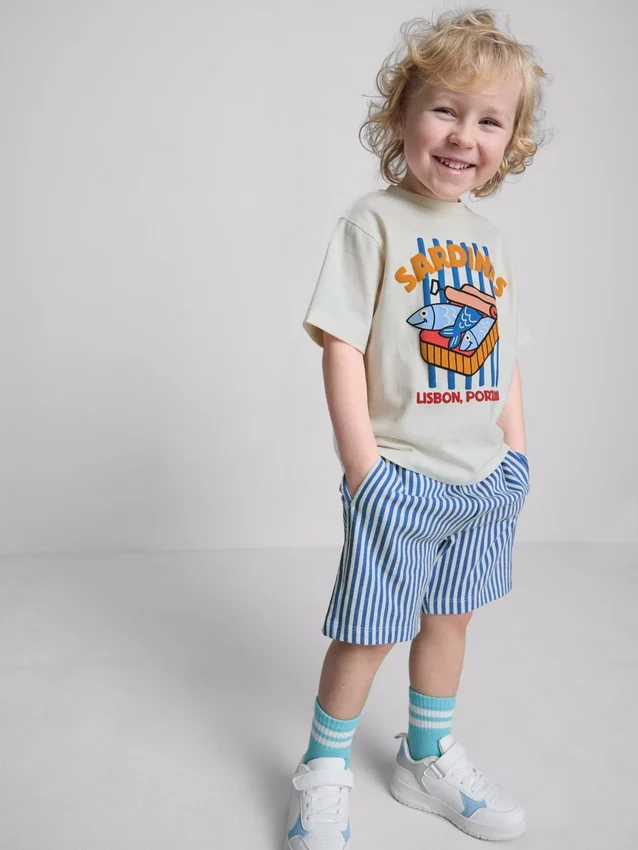 1,5–8 år | T-skjorte og shorts med sardinmotiv
