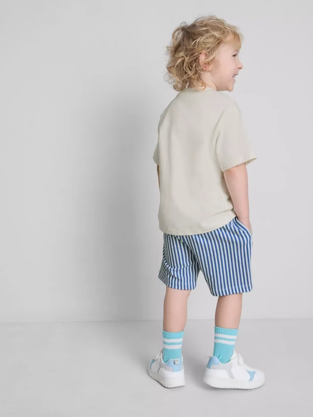 1,5–8 år | T-skjorte og shorts med sardinmotiv