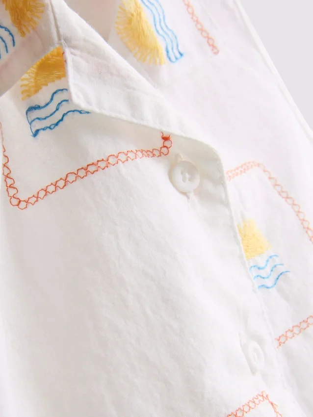 1,5–9 år | brodert sett med ermeløs skjorte og shorts