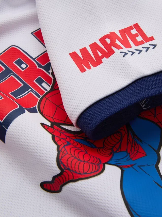 1,5–9 år | Marvel Spider-Man fotball-T-skjorte og shorts-sett