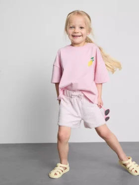 1,5–9 år | Sett med boksformet T-skjorte og shorts