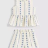1,5–9 år | sett med brodert bluse og shorts