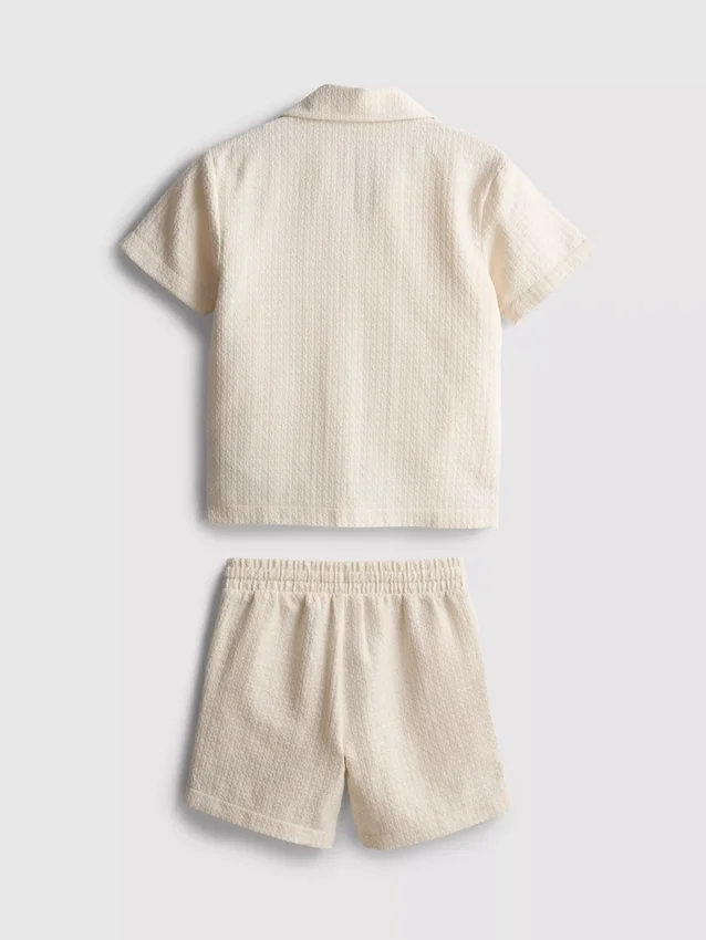 1,5–9 år | sett med brodert skjorte og shorts