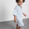 1,5–9 år | sett med stripete skjorte og shorts