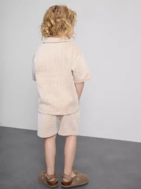 1,5–9 år | sett med stripete skjorte og shorts