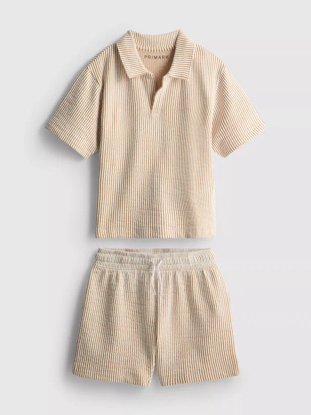 1,5–9 år | sett med stripete skjorte og shorts