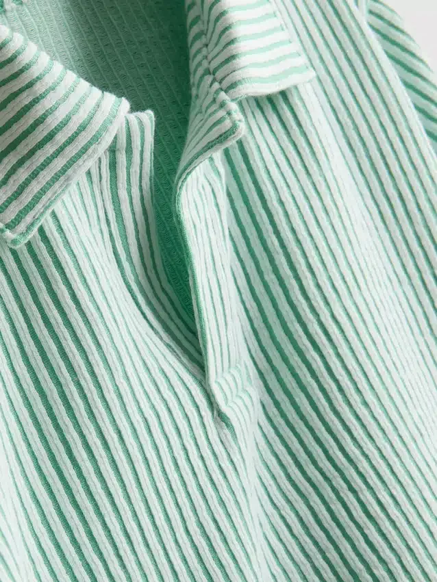 1,5–9 år | sett med stripete skjorte og shorts