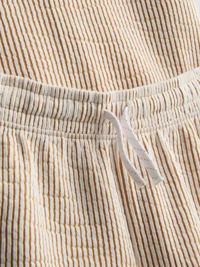 1,5–9 år | sett med stripete skjorte og shorts