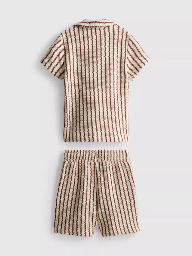 1,5–9 år | sett med stripete strikket skjorte og shorts