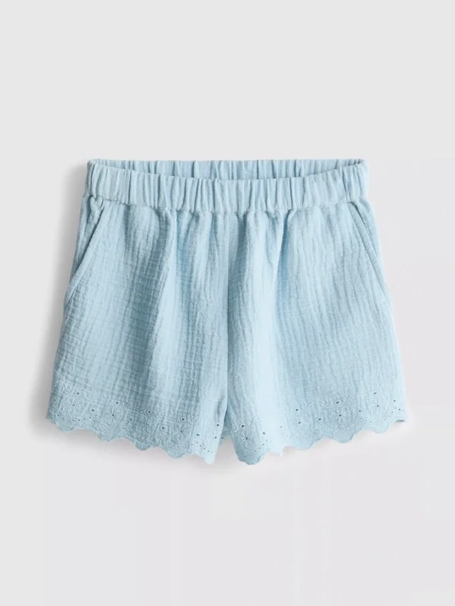 1,5–9 år | Shorts med bølgekant og hull