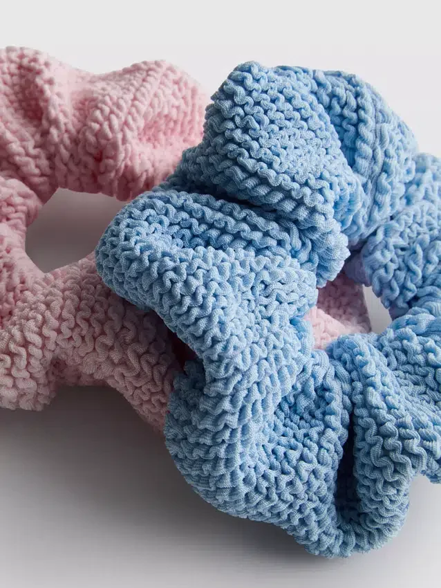 2-pak med strukturerte scrunchies