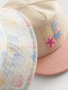 2-pakk med babyhatter med strandmotiv
