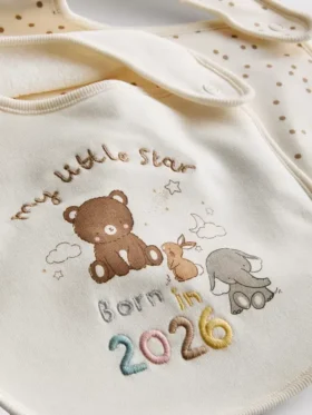 2-pakk med «Born in 2026»-smekker