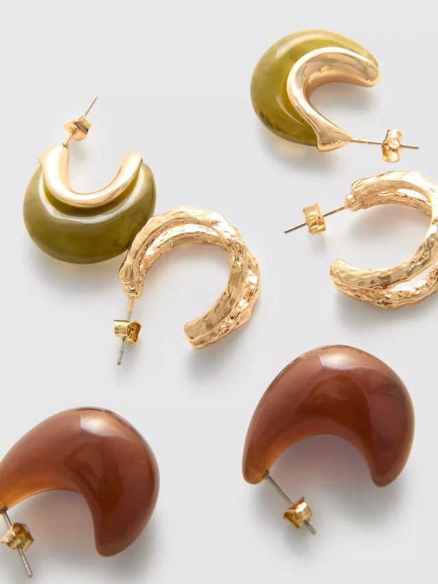 3-pakning med hoop-øreringer i resin