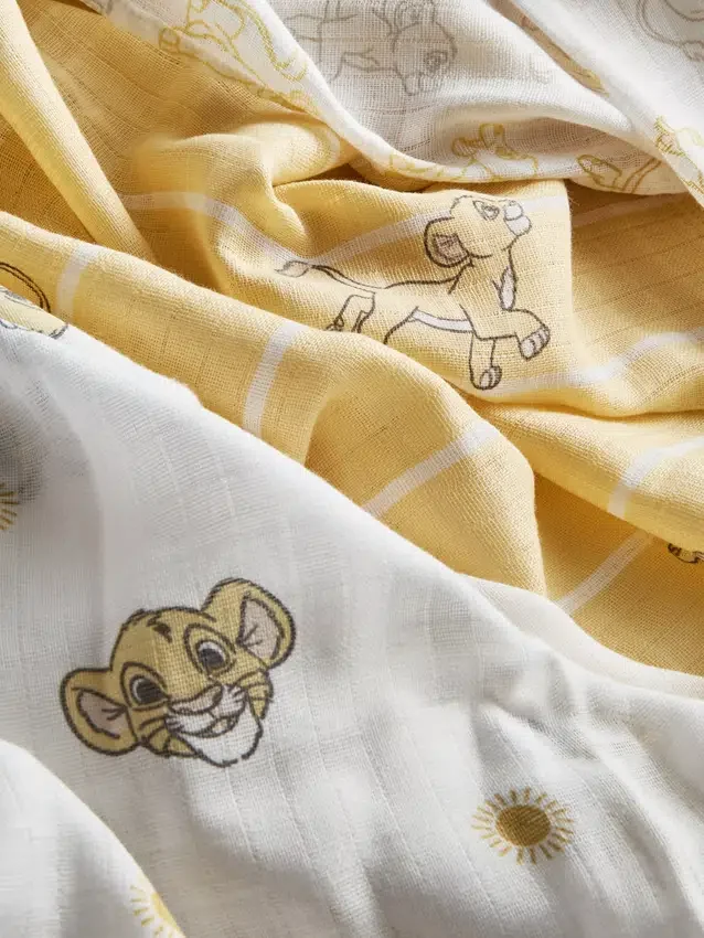 3-pakning med muslin-klær med Disneys «Løvenes konge»