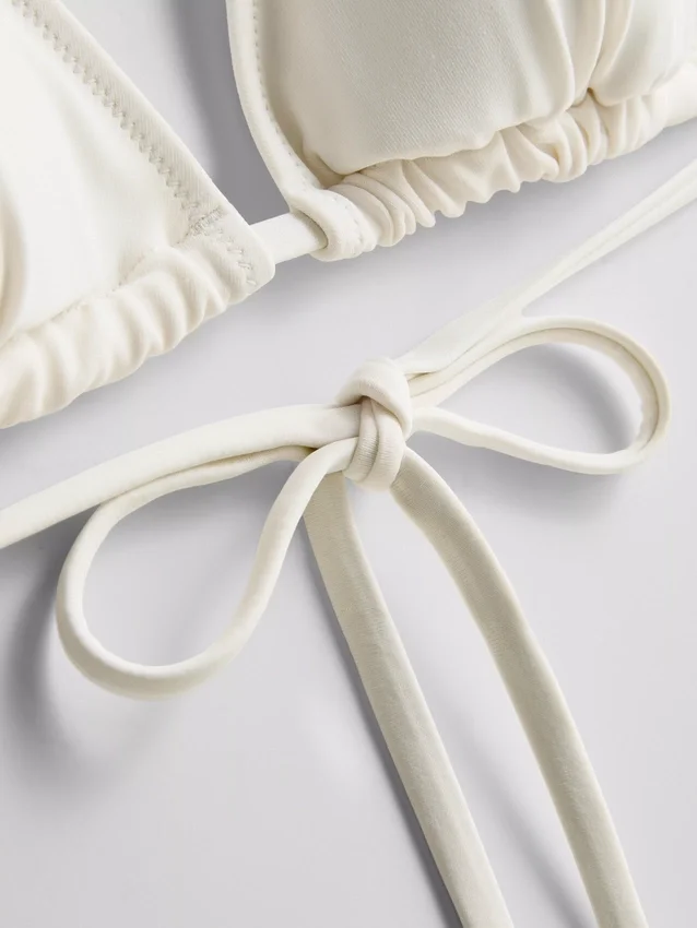 3D-blomstret trekantet bikinitopp