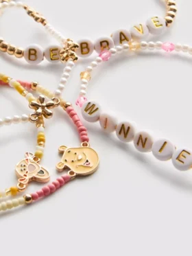 5-pakning med Disneys Winnie the Pooh-armbånd med perler og figurcharm