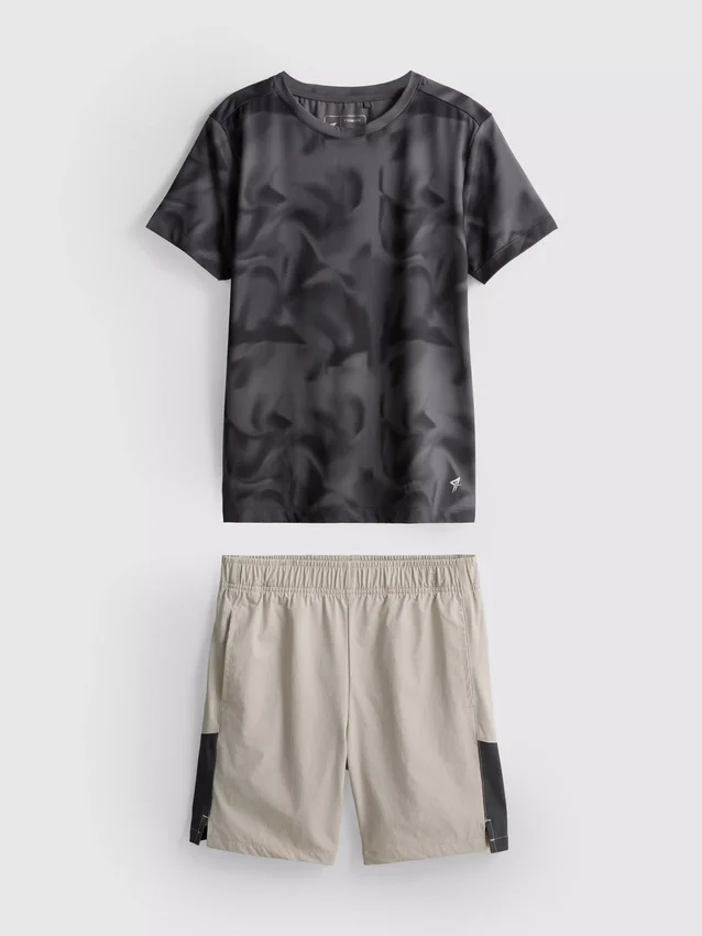 7–15 år | Aktivt sett med T-skjorte og shorts