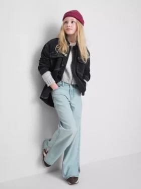 7–15 år | Jeans med splitt i buksebenet og vide ben