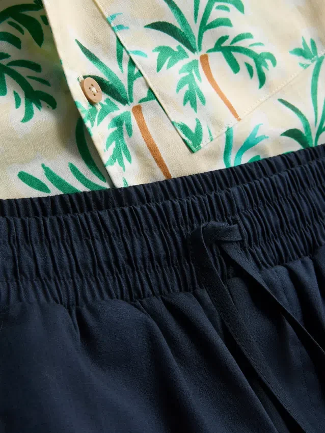 7–15 år | Sett med skjorte og shorts i slub-bomull