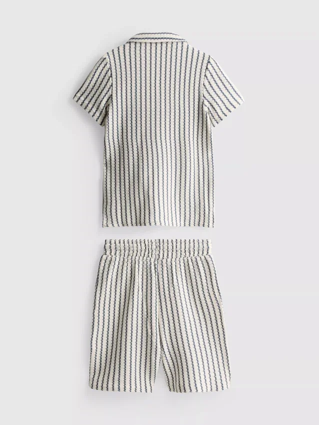 7–15 år | sett med stripet strikket skjorte og shorts
