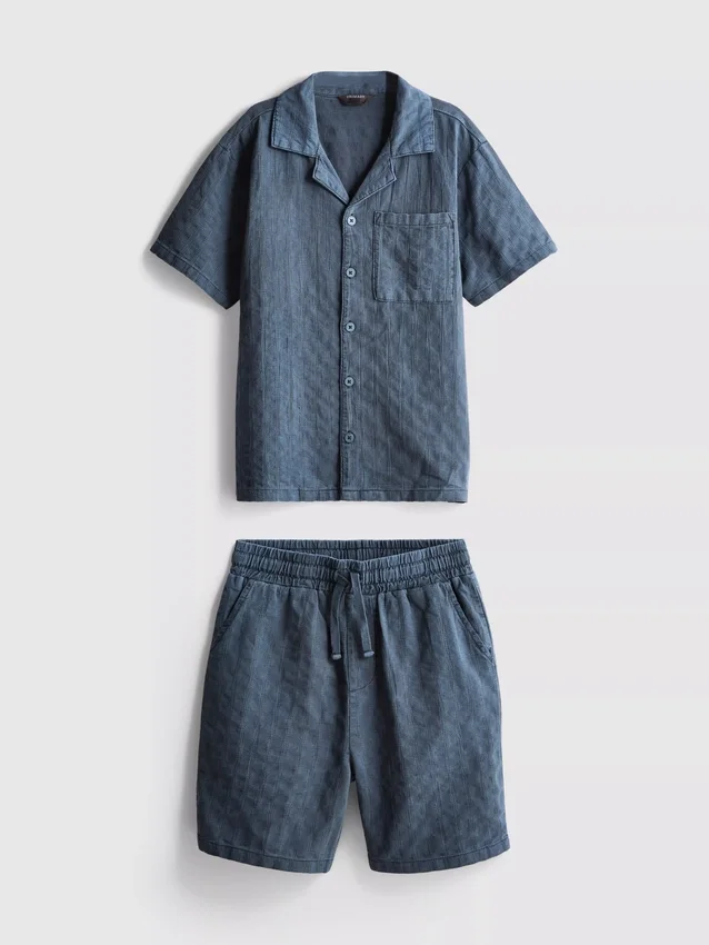 7–15 år | sett med strukturert kortærmet skjorte med knapper og shorts