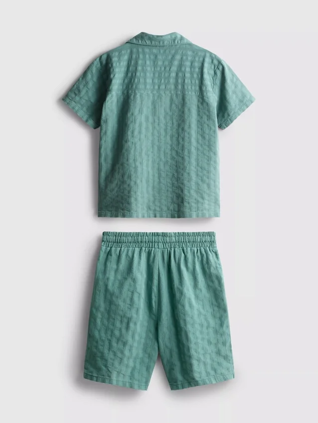 7–15 år | sett med strukturert kortærmet skjorte med knapper og shorts