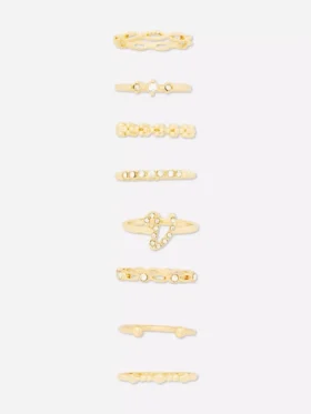 8-pakning med initialringer med rhinestones