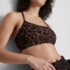 Aktiv kort topp med leopardmønster og racerrygg