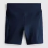 Aktiv yoga-shorts med middels høy midje og jevn støtte