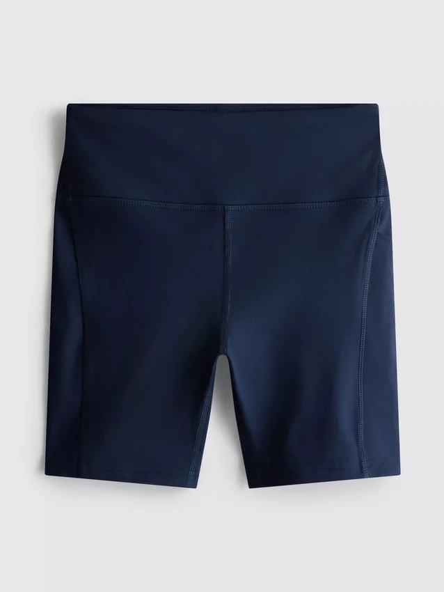 Aktiv yoga-shorts med middels høy midje og jevn støtte