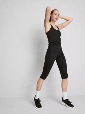 Aktive capri-leggings med høy midje og jevn støtte