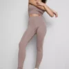 Aktive leggings med høy midje i lønnetrykk
